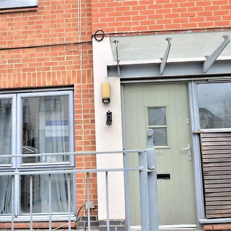 London 4 Bedroom House Exterior photo